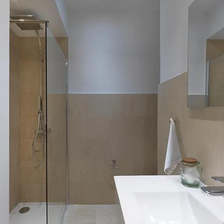 Newly Renovated Apartment In The Heart Of Athens Exterior photo