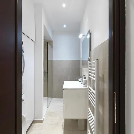 Newly Renovated Apartment In The Heart Of Athens Exterior photo