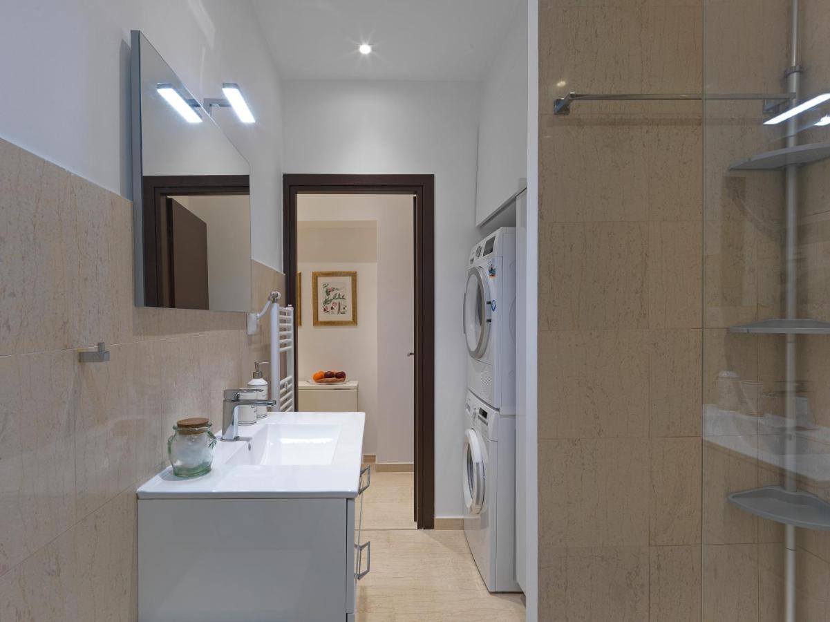 Apartment Newly Renovated In The Heart Of *